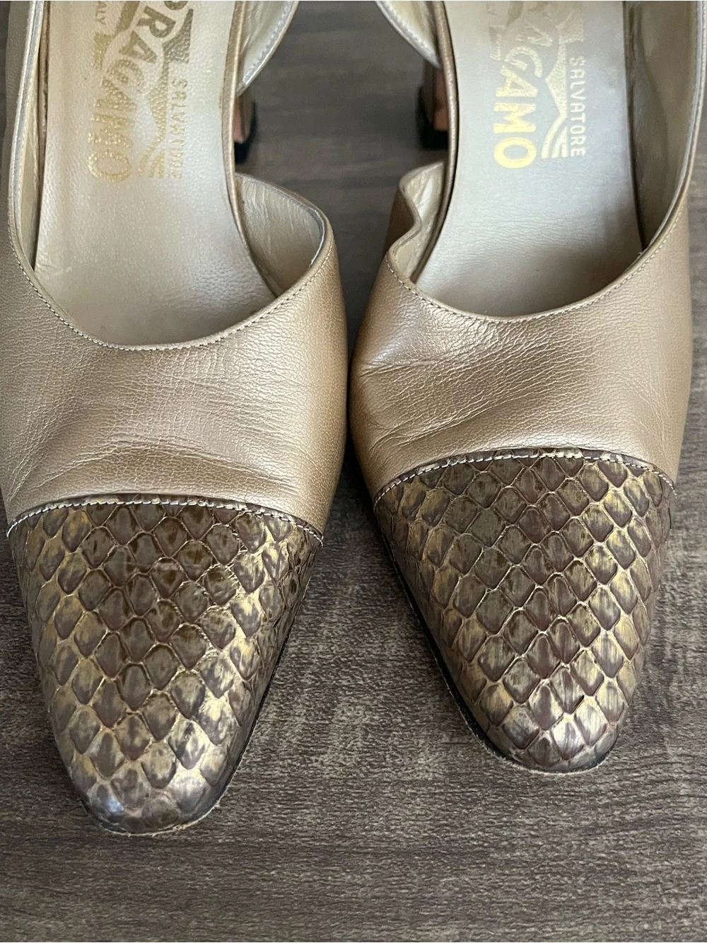 Salvatore Ferragamo Gold Tone Leather Slingback Heels Shoes Size 8 - Picture 9 of 16